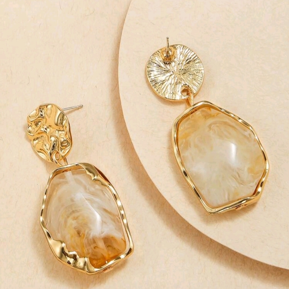 Elegant Gold and Cream Dangle Earrings